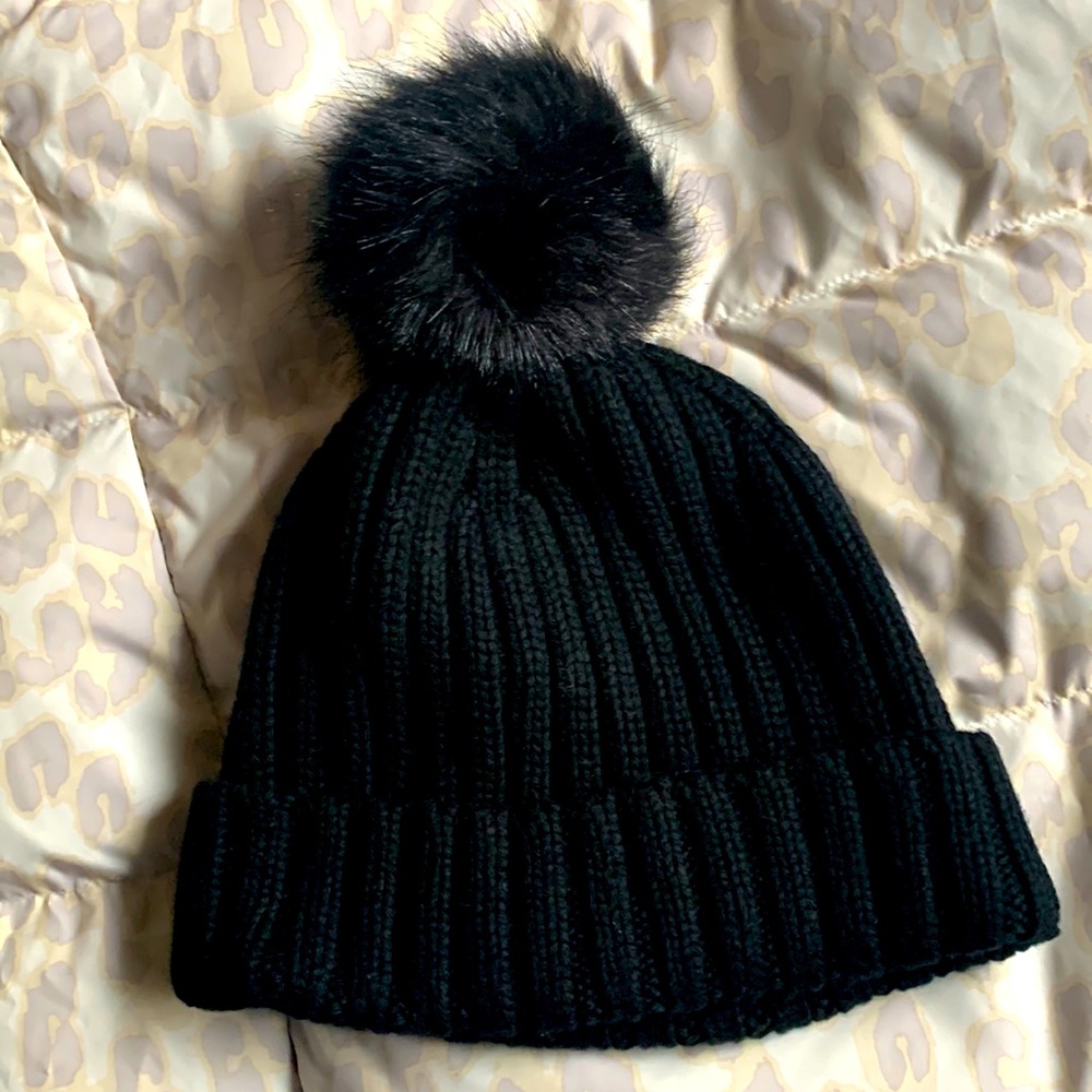J Crew Cable Knit Wool Blend Black Beanie w/ Black Faux Fur Pom